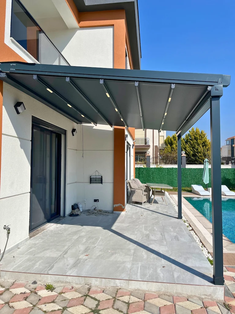 İzmir Çiğli Sasalı Serra Hanım villa bahçesi için uygulanan otomatik pergola projesi